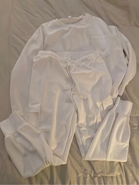 Anrabess white sweatsuit